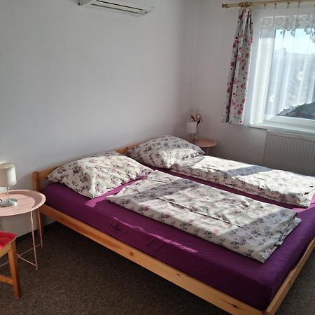 Ubytování Farma U sv. Jakuba Dolni Lanov Esterno foto